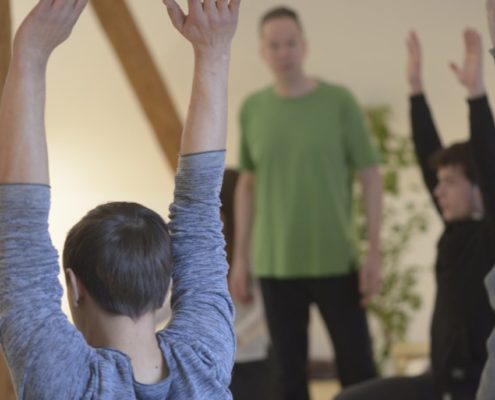 Yoga Herford: Yoga im Kreise von Gleichgesinnten und doch sehr individuell. Keine Akrobatik, keine extremen Dehnungen, kein Überfordern, sondern individuelle Yoga-Praxis